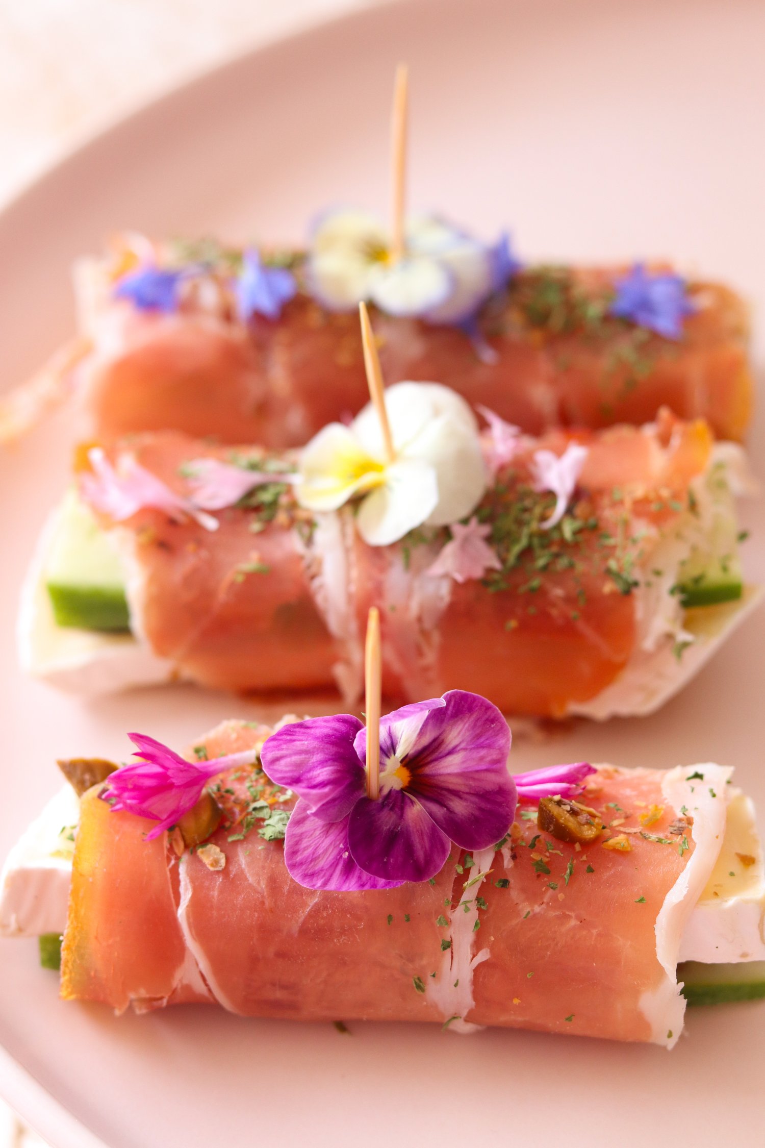 Prosciutto and Brie Roll-Ups